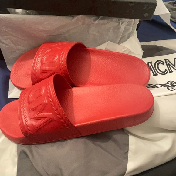 McM slides red men’s size us 9 - Picture 3 of 3